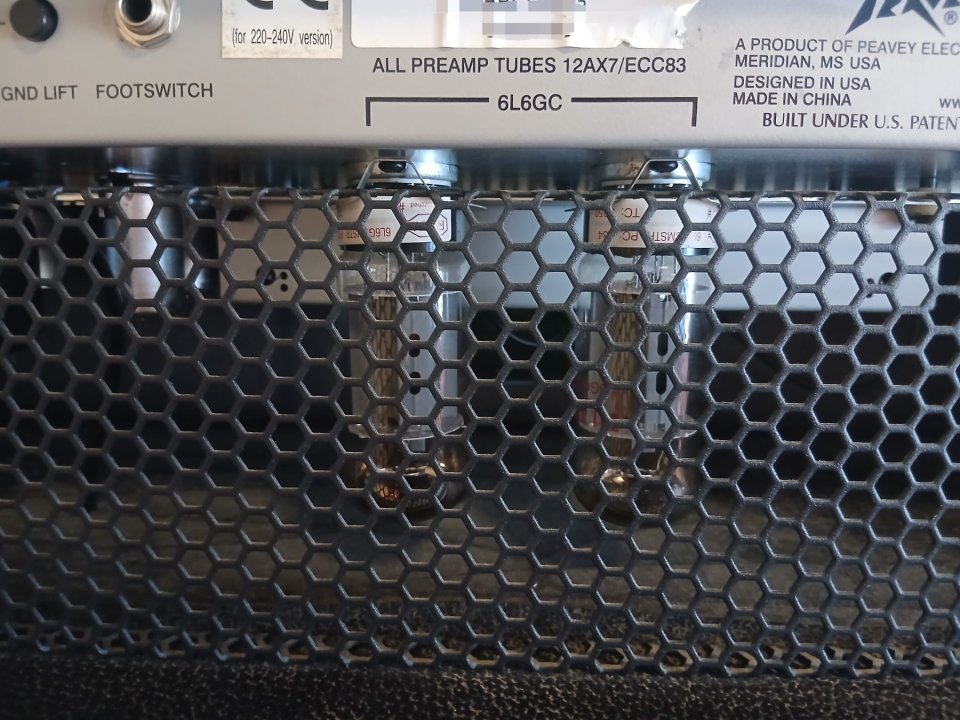 Peavey 6505+ 112 Combo Amplificador Guitarra + V30 de segunda mano · Foto 4 de 7 · Bizkaia · 400 €