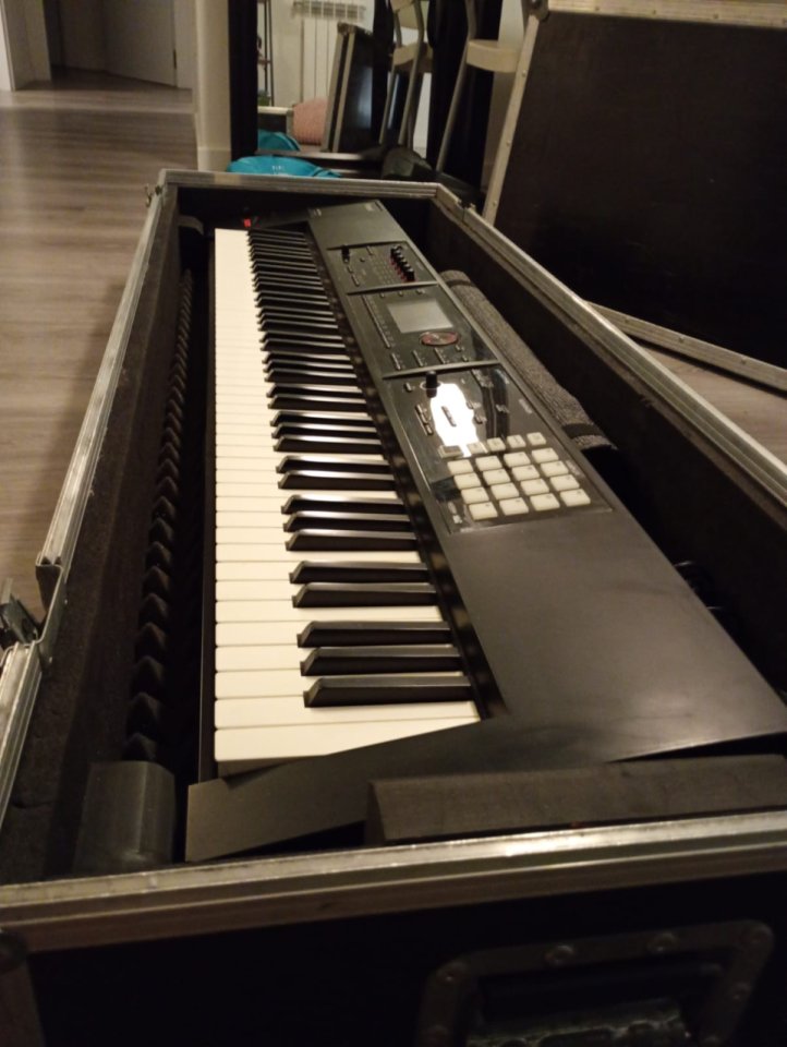 Roland FA 08 Workstation