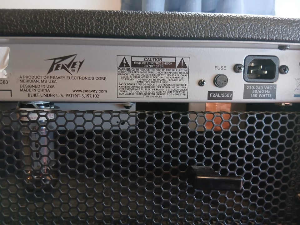 Peavey 6505+ 112 Combo Amplificador Guitarra + V30 de segunda mano · Foto 5 de 7 · Bizkaia · 400 €