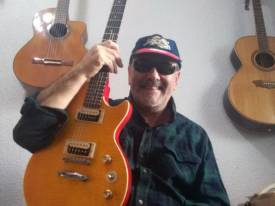 Clases de guitarra a todos los niveles, presenciales o por internet, 45 años de experiencia