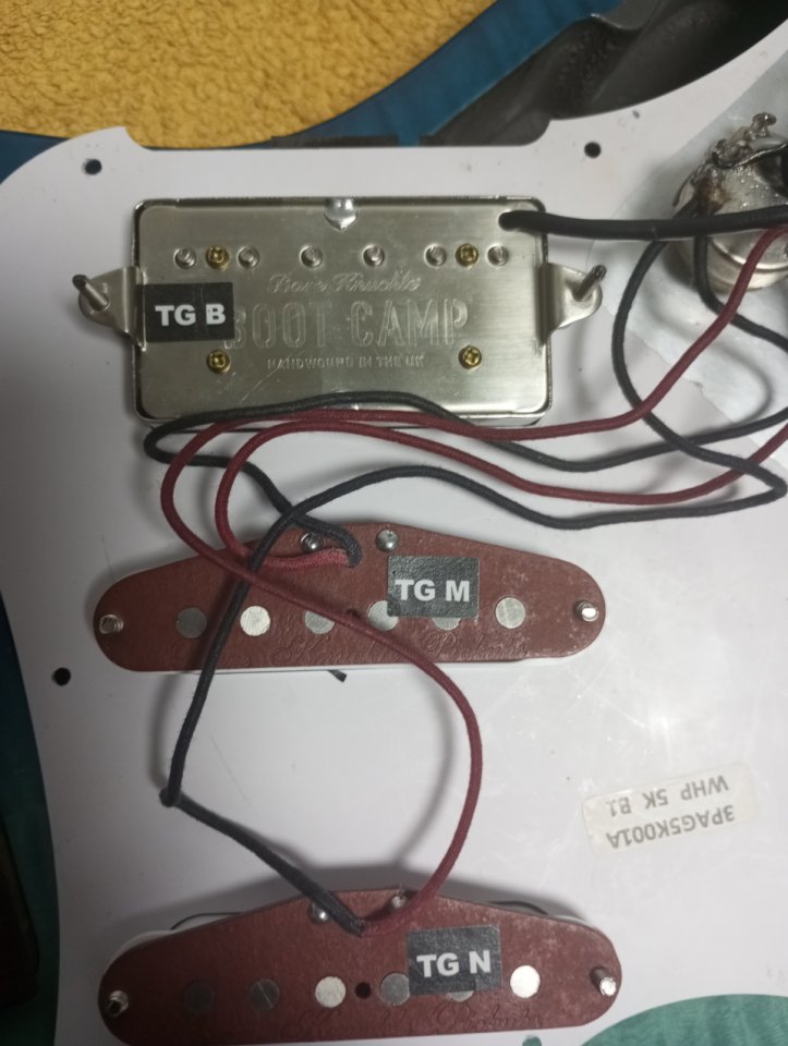 Ibanez az 22 modificada de segunda mano · Foto 3 de 9 · Bizkaia · 450 €