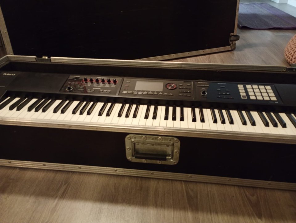 Roland FA 08 Workstation