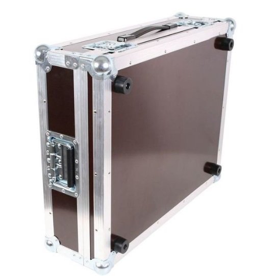 Equipo de Sonido Completo PA 1600W + Mesa con Flight Case + Extras de segunda mano · Foto 4 de 10 · Bizkaia · 1100 €