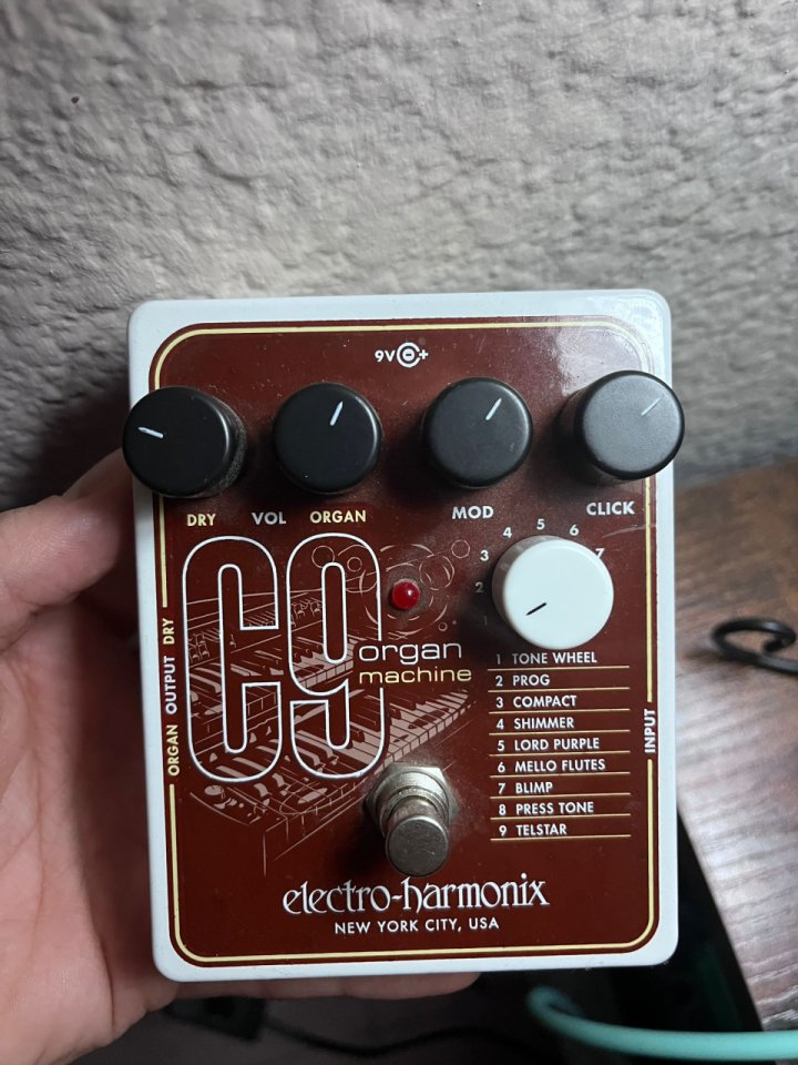 electro-harmonix C9 Organ Machine