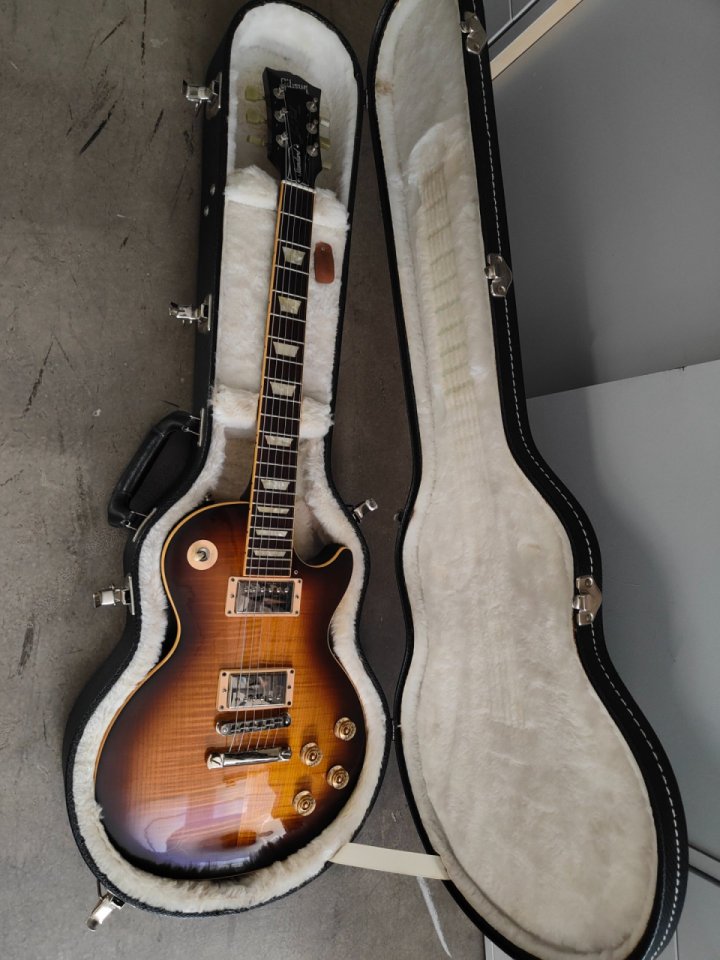 Gibson les Paul Standard Premium Plus 2008 de segunda mano · Foto 9 de 10 · Girona · 2200 €