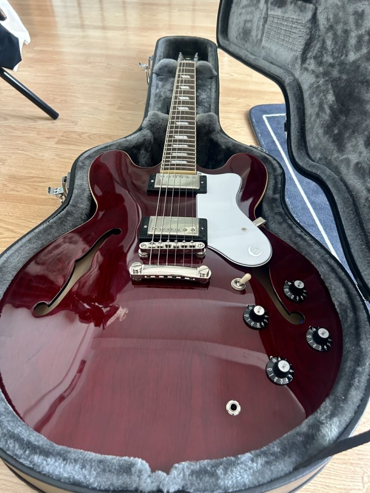 Epiphone Noel Gallagher (Nueva con Estuche) de segunda mano · Foto 7 de 7 · Valencia · 590 €