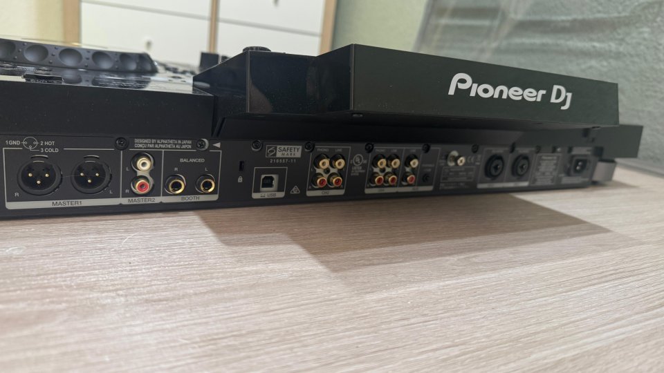 Pioneer XDJ RX3 de segunda mano · Foto 2 de 8 · Barcelona · 1650 €