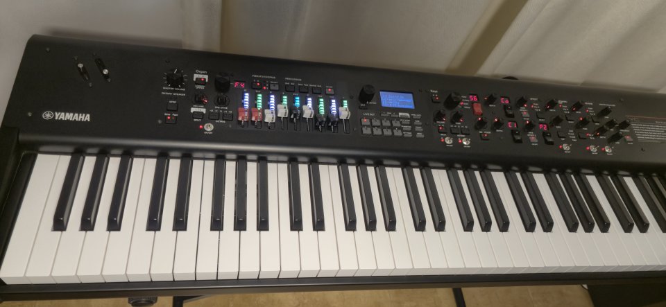 Yamaha YC 73 + funda original. de segunda mano · Foto 4 de 7 · Valencia · 1700 €