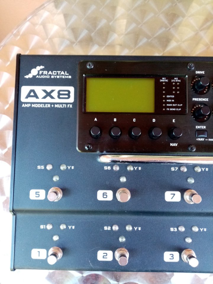 Fractal Audio AX8 (AXE II en formato pedalera)