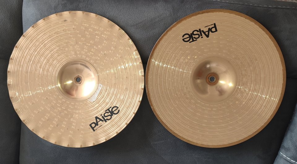 Set Paiste PST5 + funda gratis DrumFire de segunda mano · Foto 2 de 7 · Barcelona · 320 €