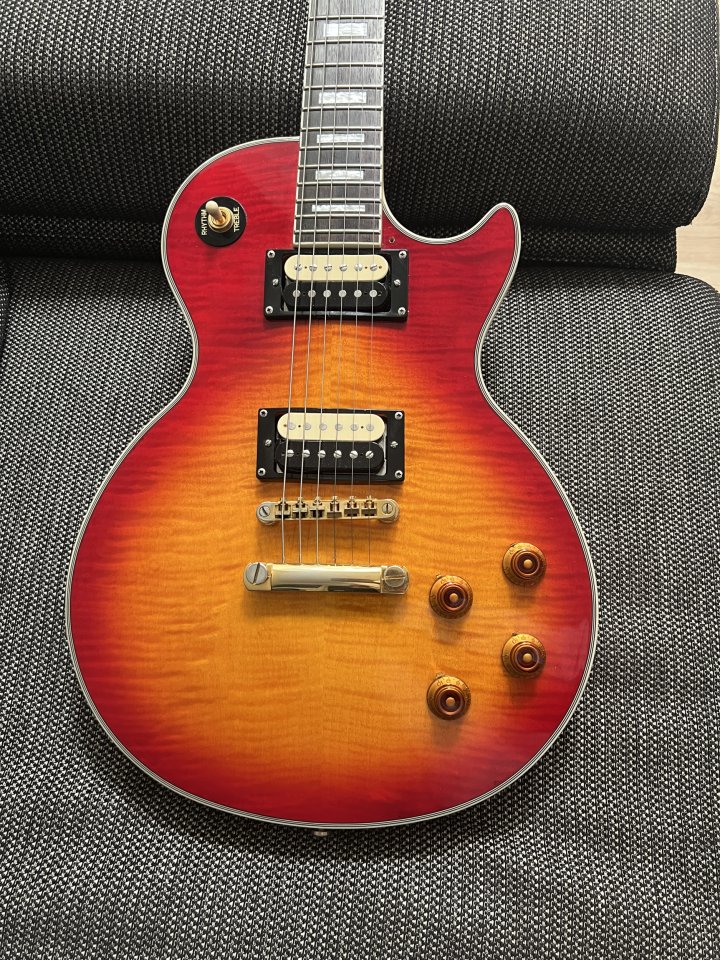 Epiphone Les Paul Custom de segunda mano · Foto 1 de 10 · Madrid · 800 €