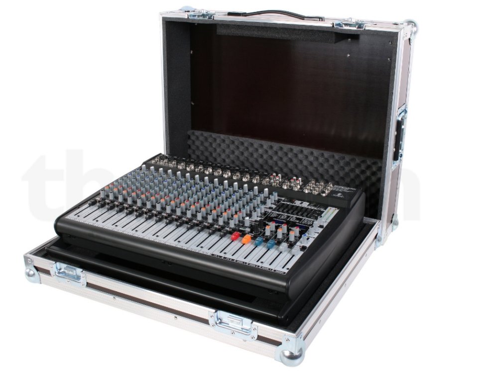 Equipo de Sonido Completo PA 1600W + Mesa con Flight Case + Extras de segunda mano · Foto 1 de 10 · Bizkaia · 1100 €
