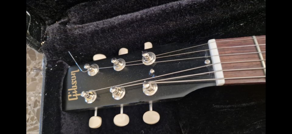 Gibson sin estrenar. ÚLTIMO PRECIO