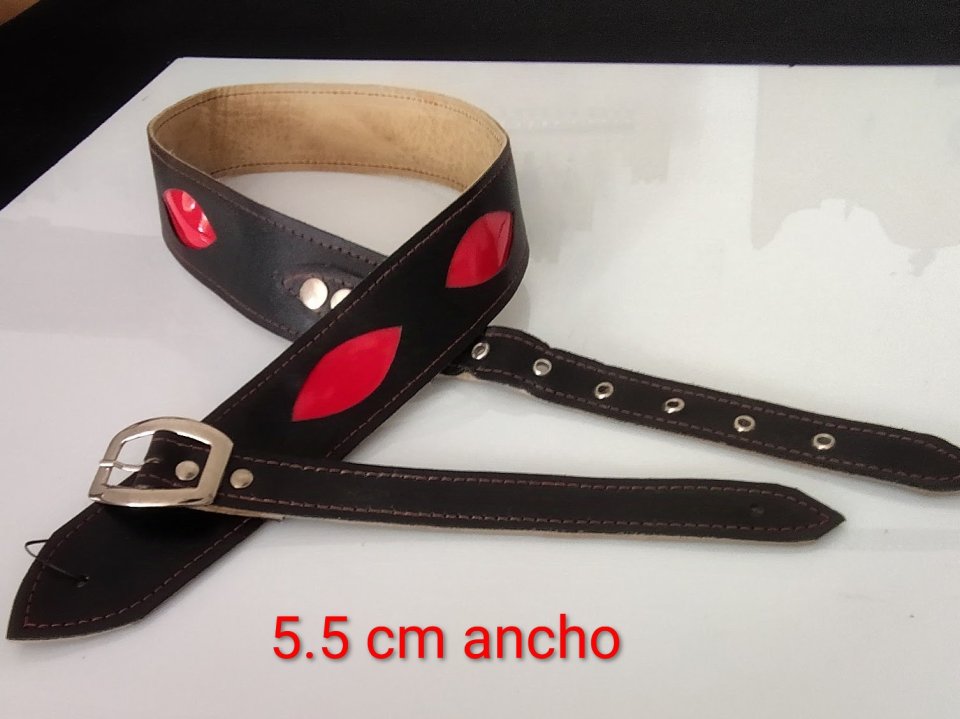 Correas de cuero 5.5 cm de ancho.