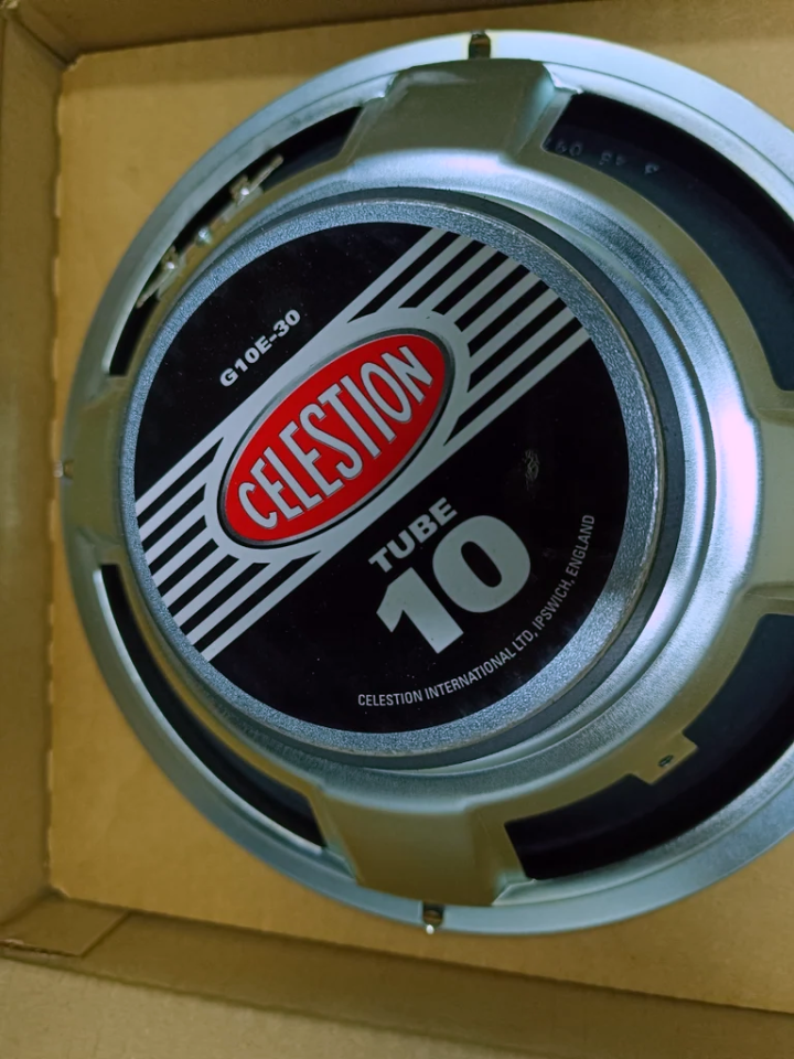 2x Altavoz Celestion Tube 10 30w 8 ohm de segunda mano · Foto 3 de 4 · Salamanca · 55 €