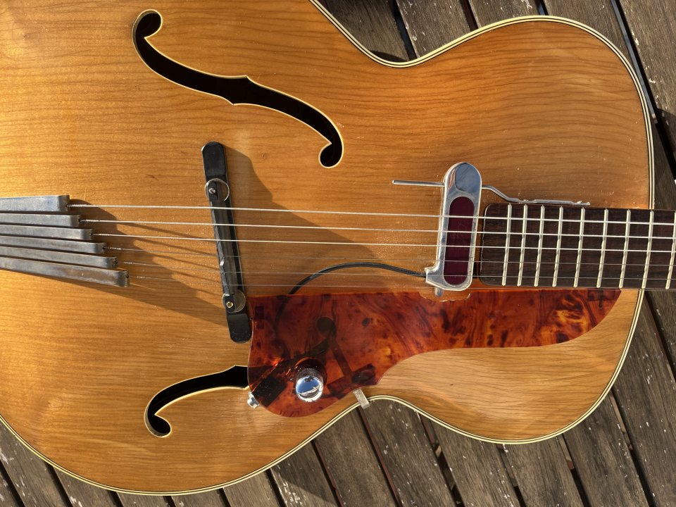 Hofner Senator 60's con pastilla d'armond