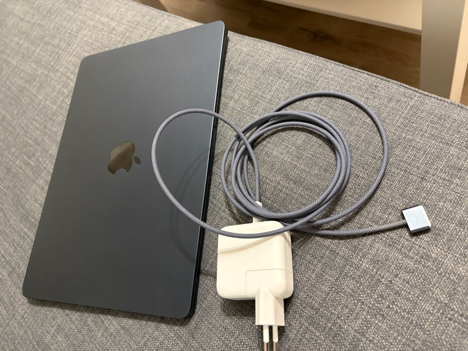 Apple MacBook Air M2 16GB 512GB 10 Cores GPU de segunda mano · Foto 3 de 5 · Valladolid · 740 €