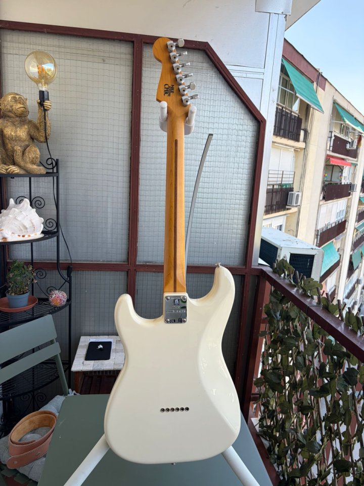 Fender Stratocaster Nile Rodgers de segunda mano · Foto 4 de 8 · Madrid · 1900 €