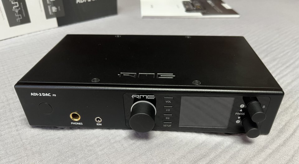 RME ADI-2 DAC FS (Versión AKM AK4493 - Serie B) - Como nuevo de segunda mano · Foto 4 de 8 · Barcelona · 720 €