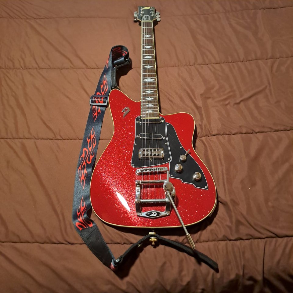 Duesenberg Paloma Red Sparkle