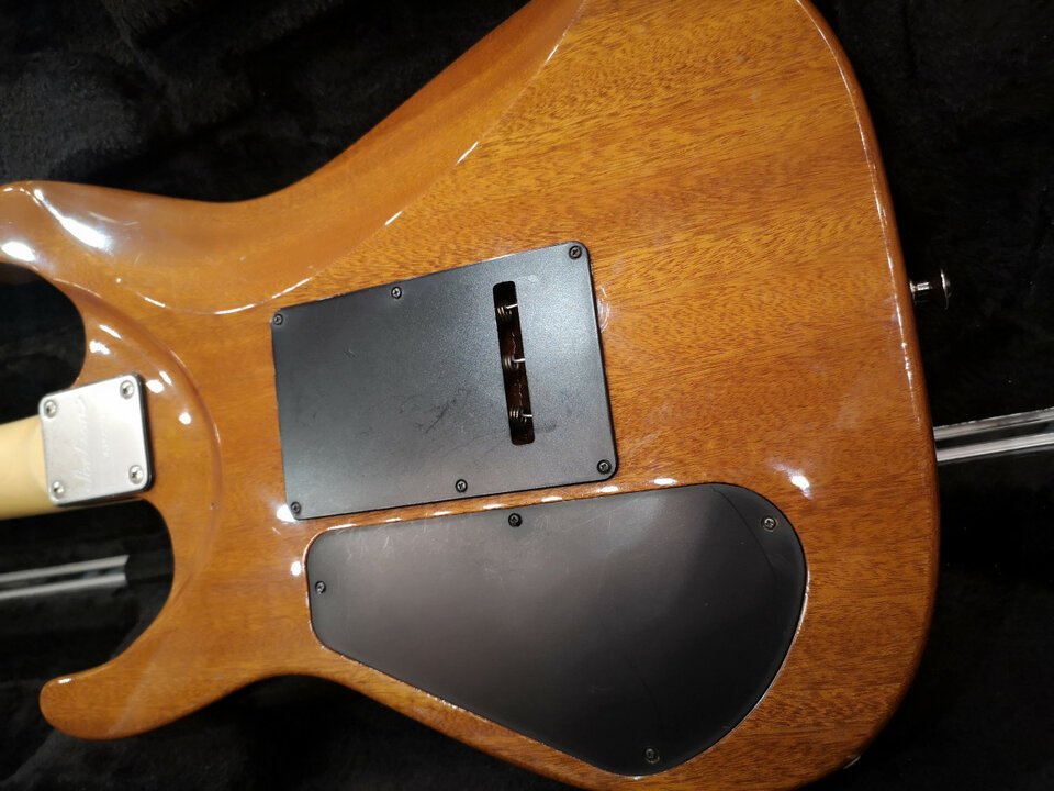 Jackson PC3 Phill Collen JAPAN 90's + Funda Rígida JACKSON de segunda mano · Foto 4 de 8 · Valencia · 625 €