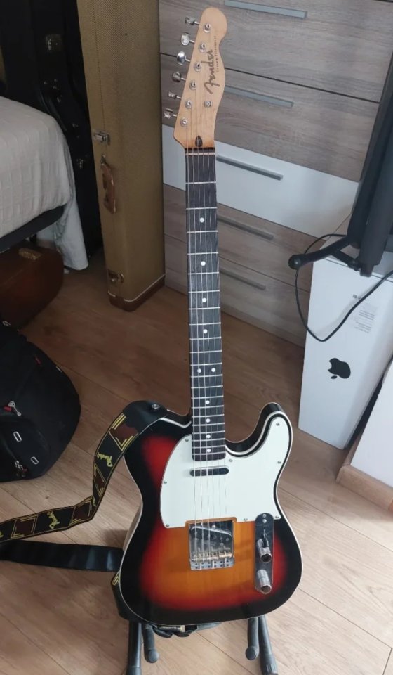 Squier Telecaster Classic Vibe 60s con decal Fender