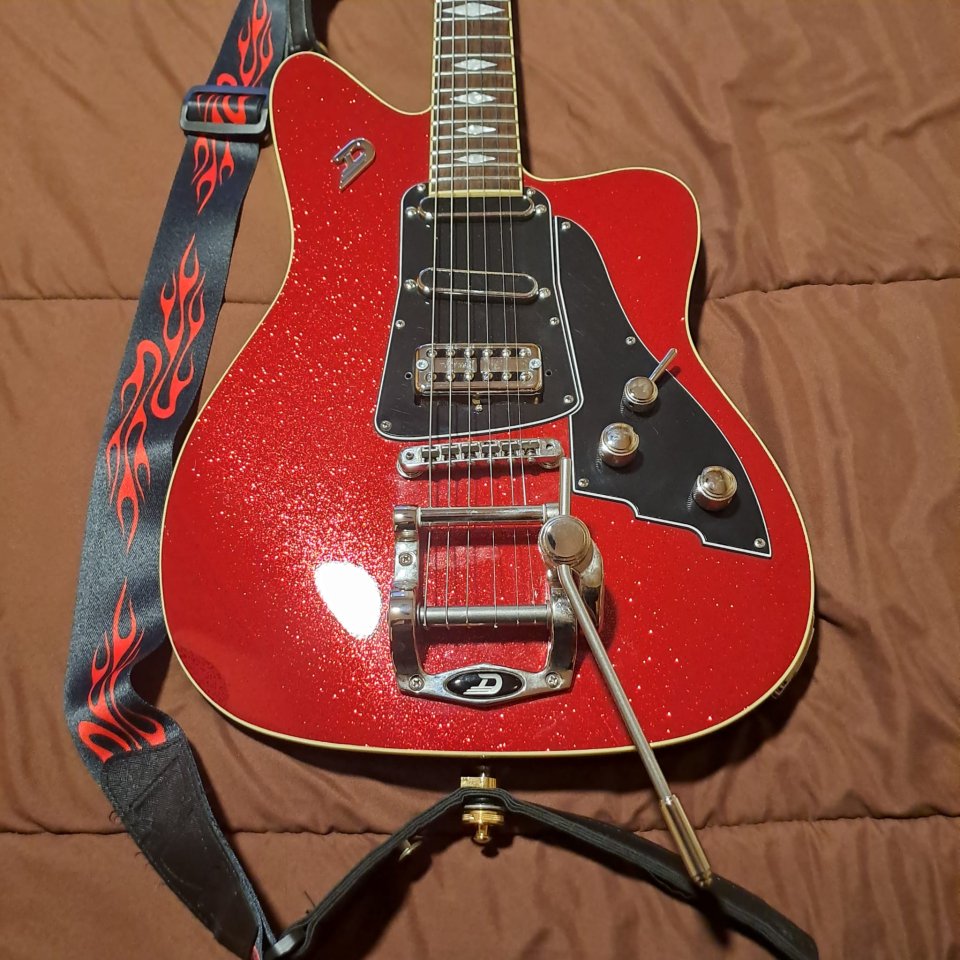 Duesenberg Paloma Red Sparkle