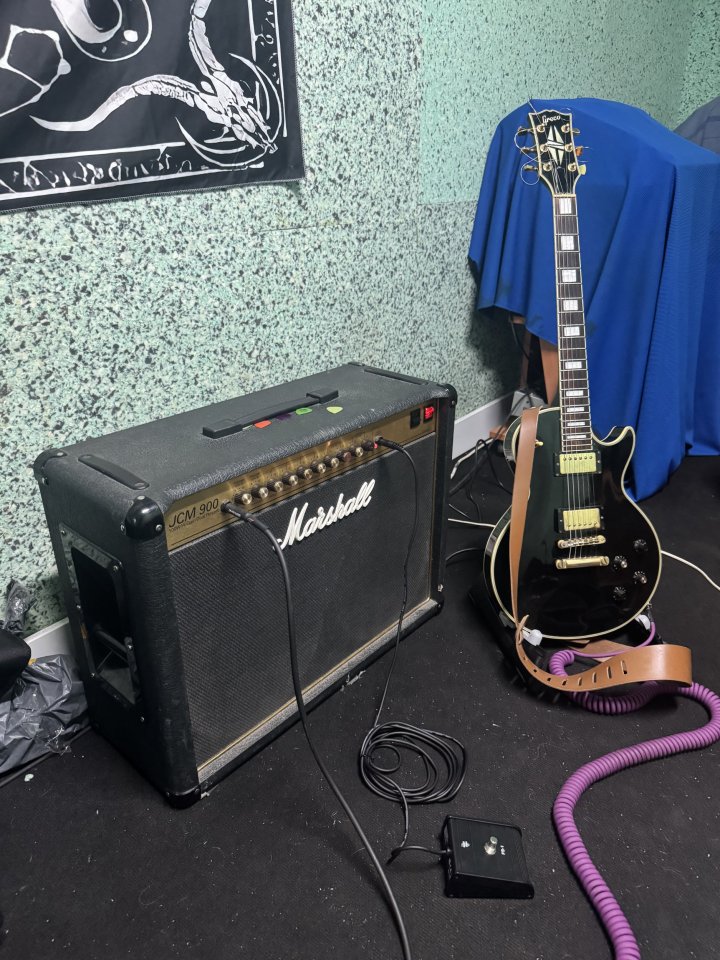 O cambio Marshall jcm 900 2x12 100w high gain dual Reverb de segunda mano · Foto 4 de 7 · Guadalajara · 450 €