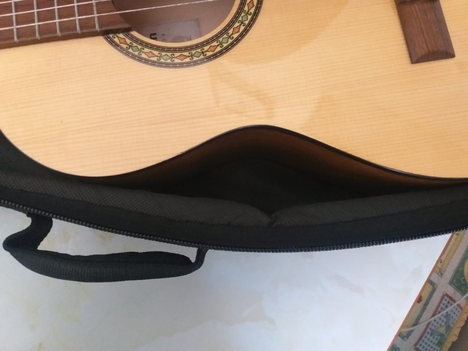 Guitarra Española 3/4 (Cadete) + Funda Premium de segunda mano · Foto 2 de 10 · Bizkaia · 100 €