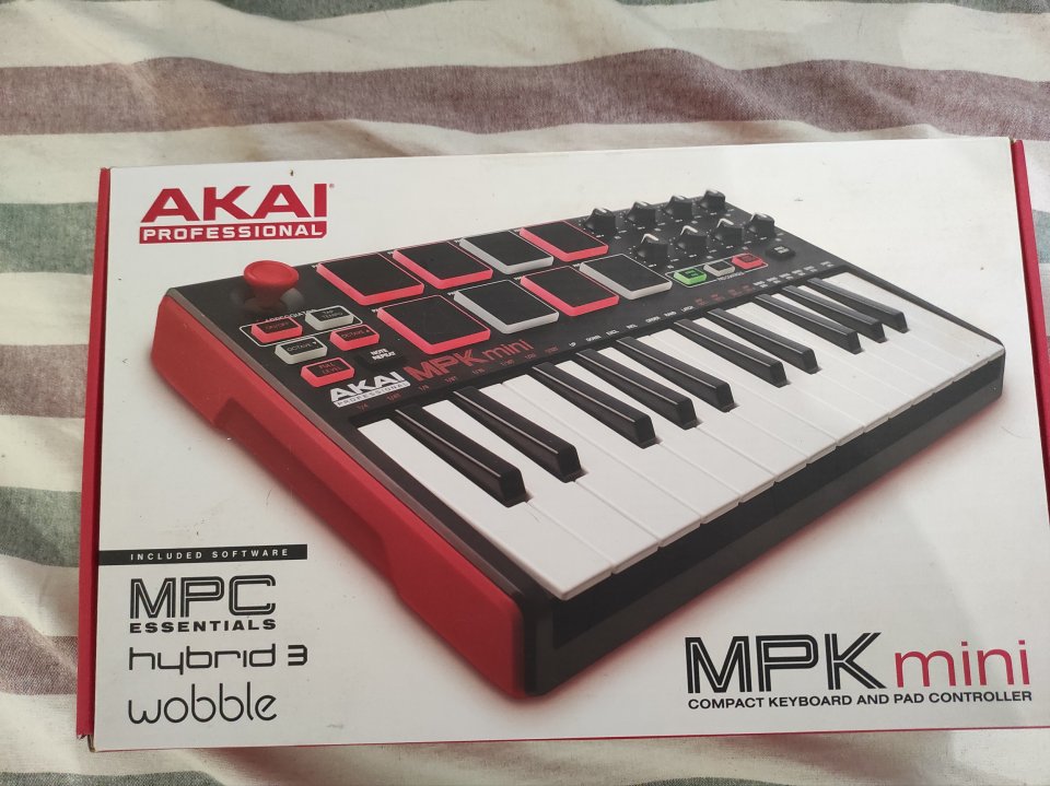 MPK Mini Controladora de segunda mano · Foto 2 de 2 · Barcelona · 45 €