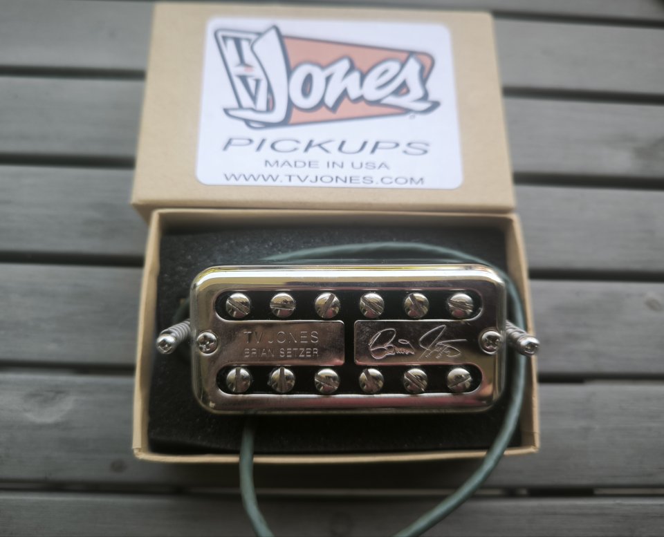 TV Jones Setzer mástil ¡Envío incluido! de segunda mano · Foto 1 de 3 · Murcia · 90 €