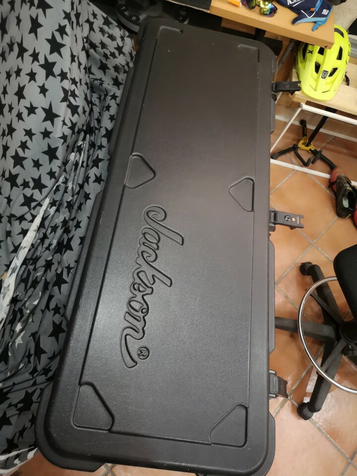 Jackson PC3 Phill Collen JAPAN 90's + Funda Rígida JACKSON de segunda mano · Foto 8 de 8 · Valencia · 625 €