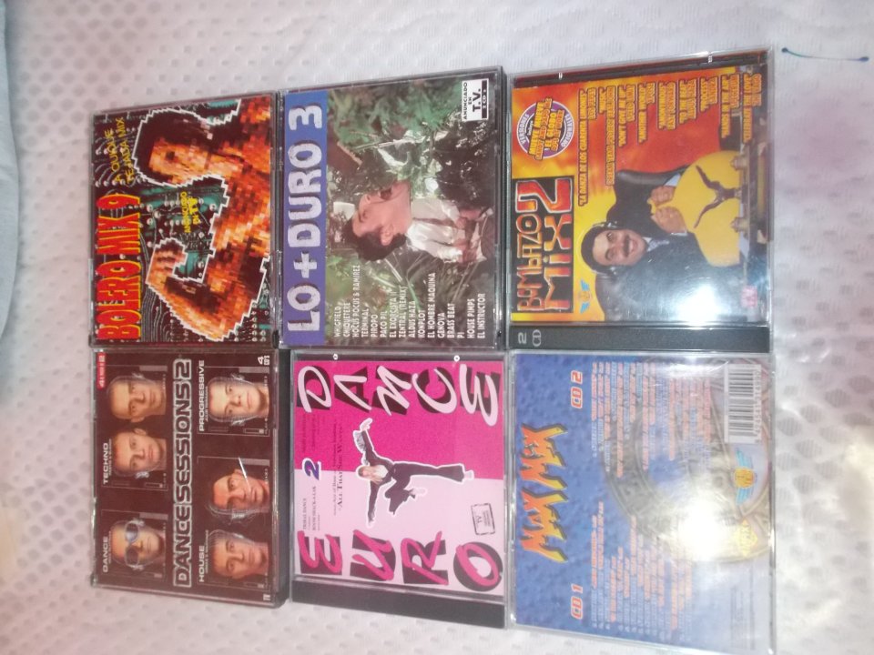 Cds de musica electronica,y disco años 80,90,y 2000.. -150venta-175cambio. de segunda mano · Foto 1 de 2 · Madrid