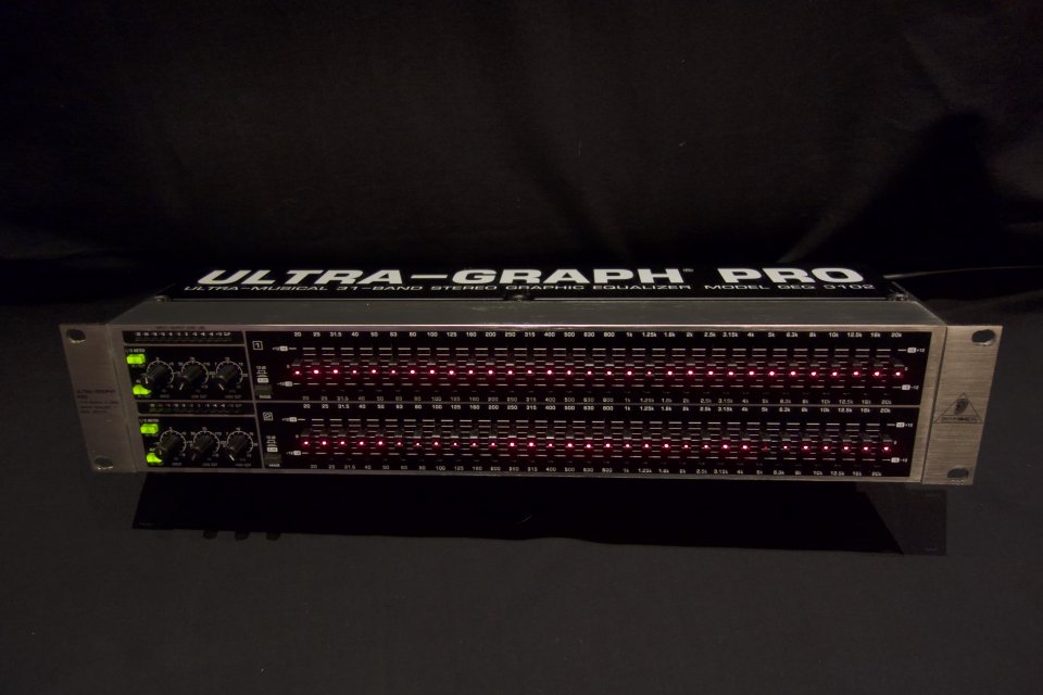 Ecualizador Behringer GEQ 3102