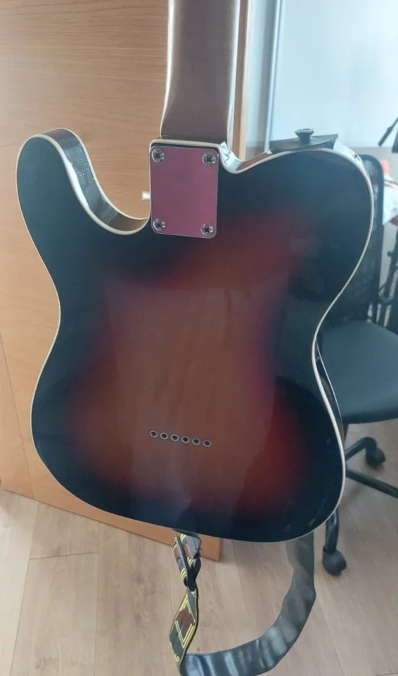 Squier Telecaster Classic Vibe 60s con decal Fender