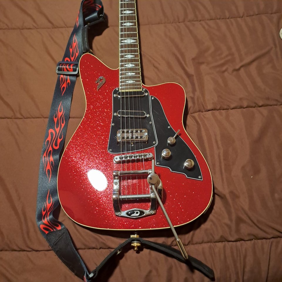 Duesenberg Paloma Red Sparkle