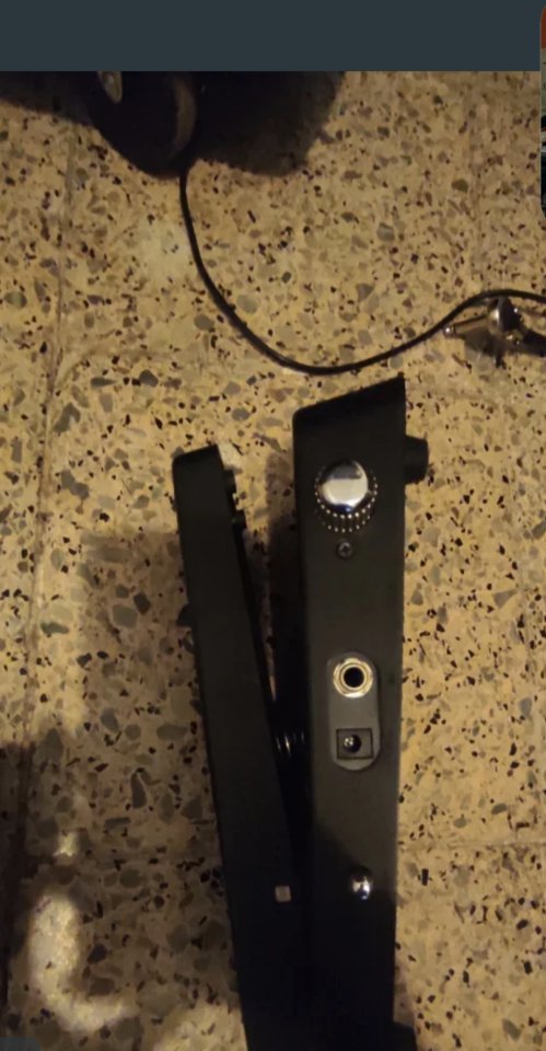 Pedal wah behringer cry baby de segunda mano · Foto 2 de 3 · Barcelona · 15 €