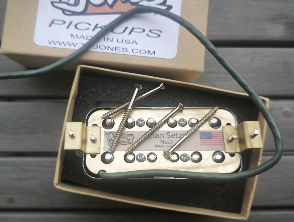 TV Jones Setzer mástil ¡Envío incluido! de segunda mano · Foto 3 de 3 · Murcia · 90 €