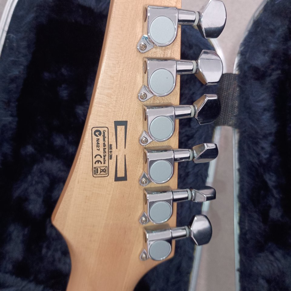 Guitarra Ibanez+Marshall de segunda mano · Foto 3 de 7 · Málaga · 260 €