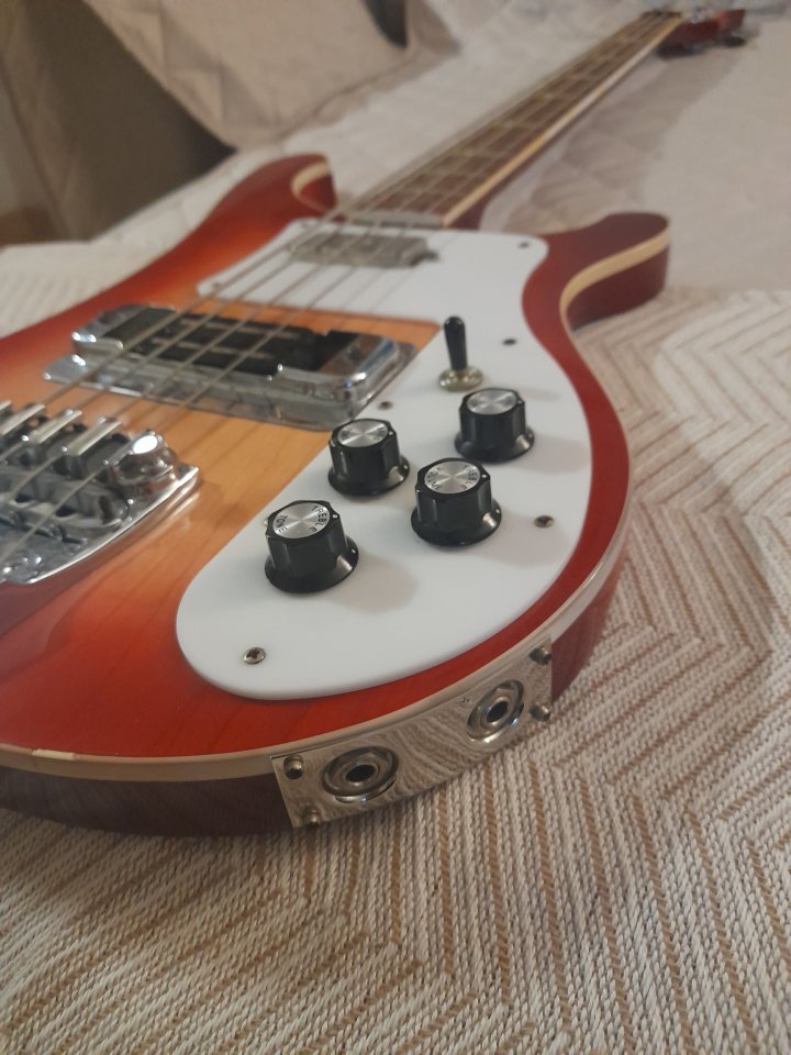 Rickenbacker 4003 de segunda mano · Foto 3 de 6 · Alicante · 1950 €