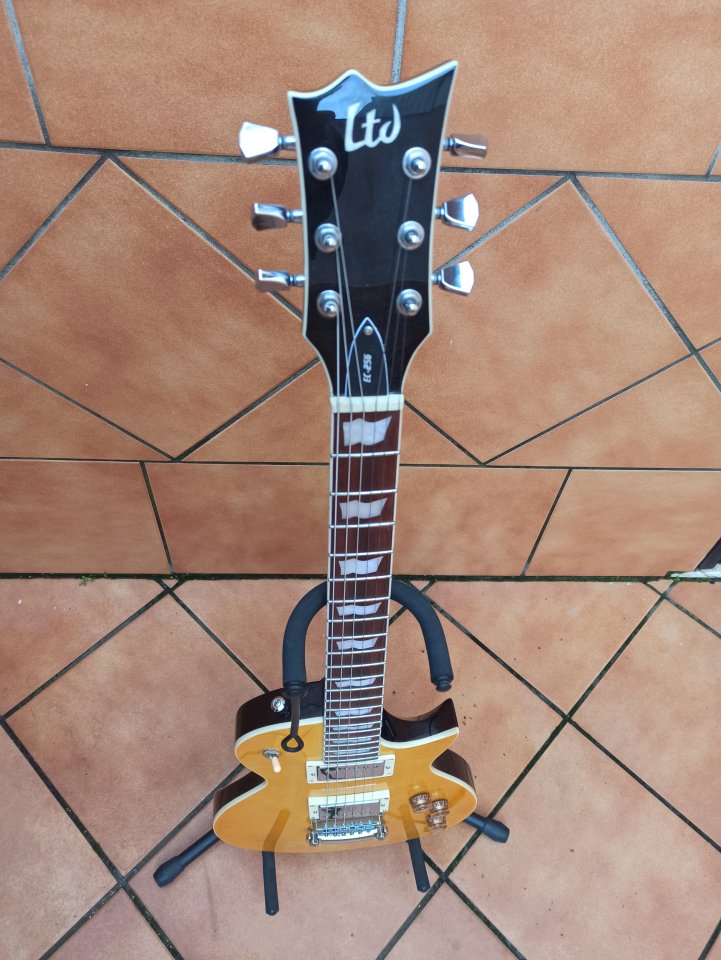 ESP LTD EC-256 de segunda mano · Foto 10 de 10 · Sevilla · 430 €