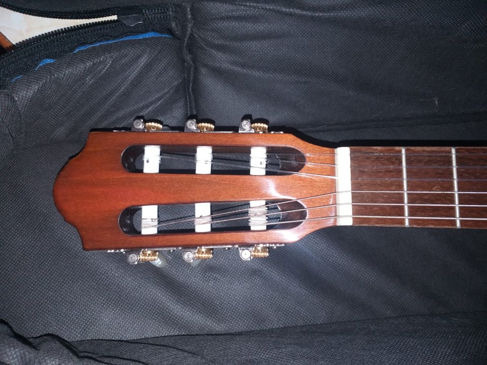 Guitarra Española 3/4 (Cadete) + Funda Premium de segunda mano · Foto 6 de 10 · Bizkaia · 100 €