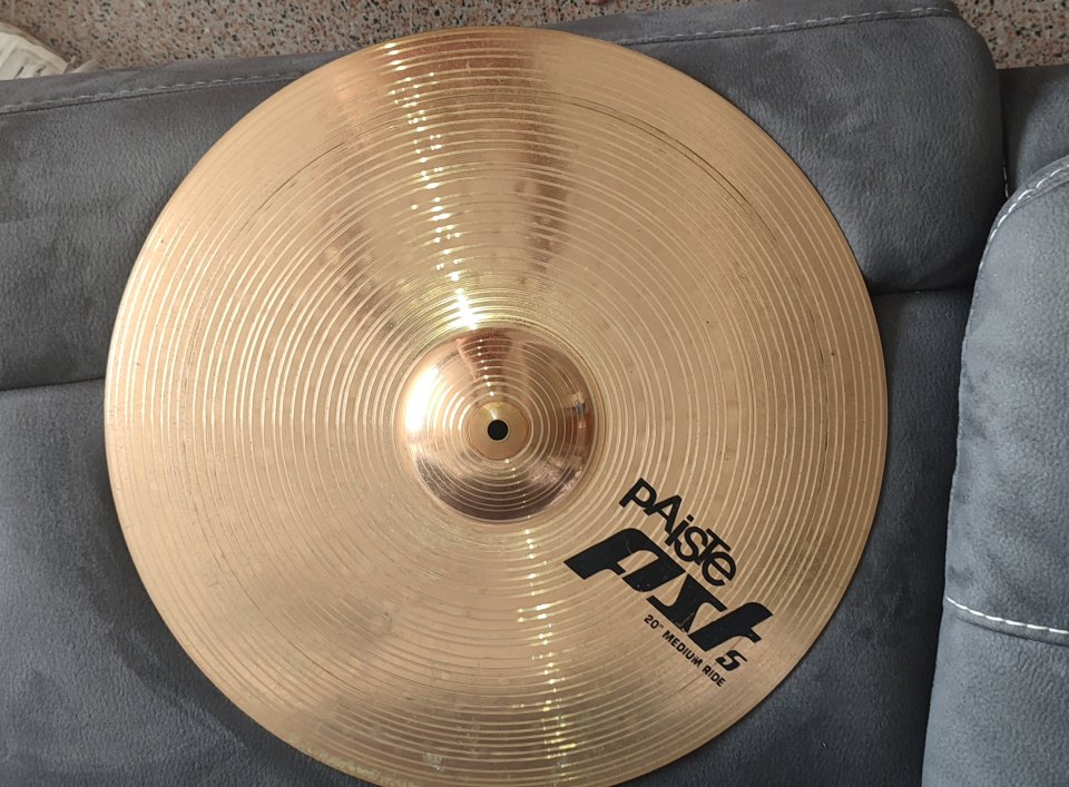 Set Paiste PST5 + funda gratis DrumFire de segunda mano · Foto 3 de 7 · Barcelona · 320 €