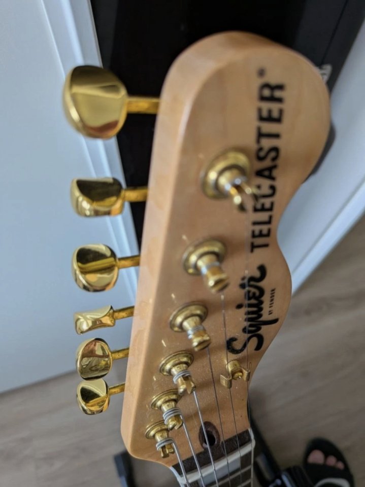 Squier Classic Vibe 40th Anniversary de segunda mano · Foto 6 de 9 · Madrid · 490 €