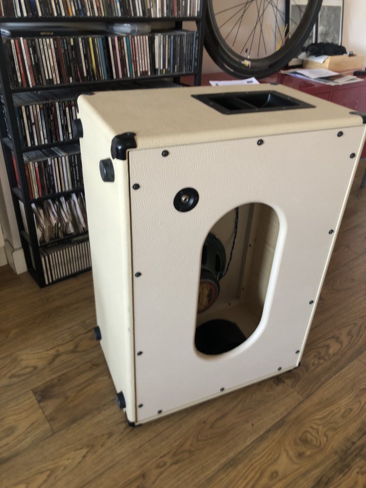 2x12” George Custom con WGS de segunda mano · Foto 2 de 6 · Madrid · 595 €