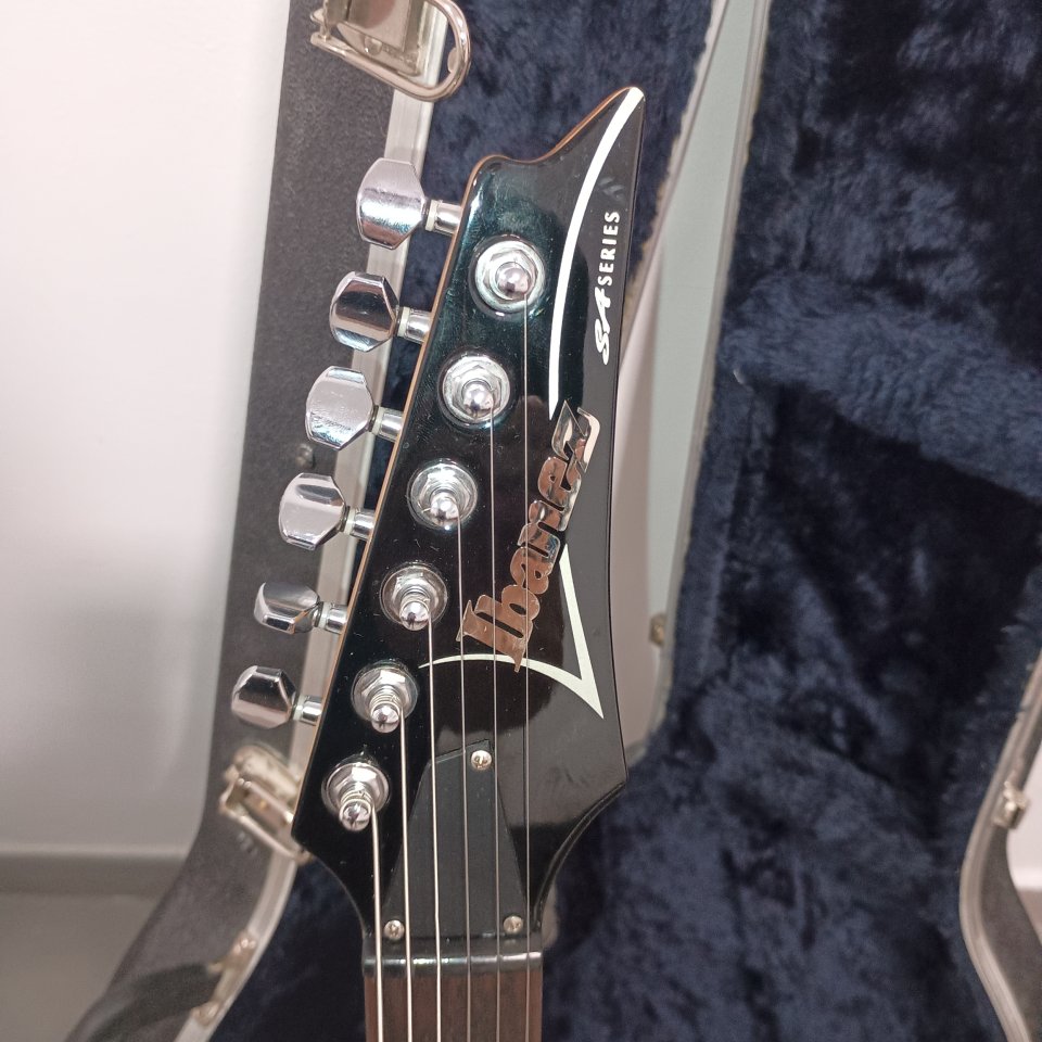 Guitarra Ibanez+Marshall de segunda mano · Foto 5 de 7 · Málaga · 260 €