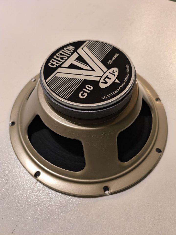 Altavoz Celestion V Type 16 Ohms de segunda mano · Foto 3 de 3 · Illes Balears · 45 €