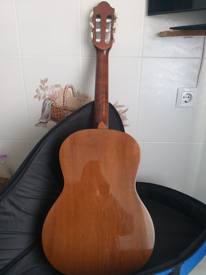 Guitarra Española 3/4 (Cadete) + Funda Premium de segunda mano · Foto 8 de 10 · Bizkaia · 100 €