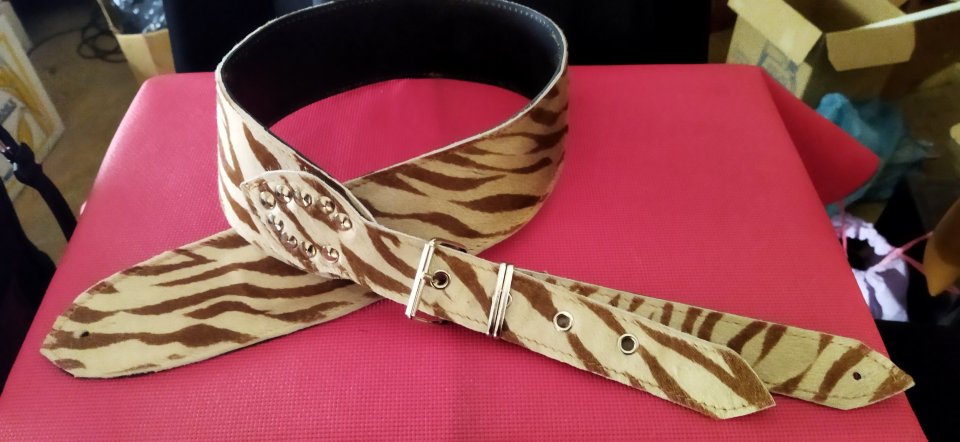 Correa de cuero para guitarra o bajo