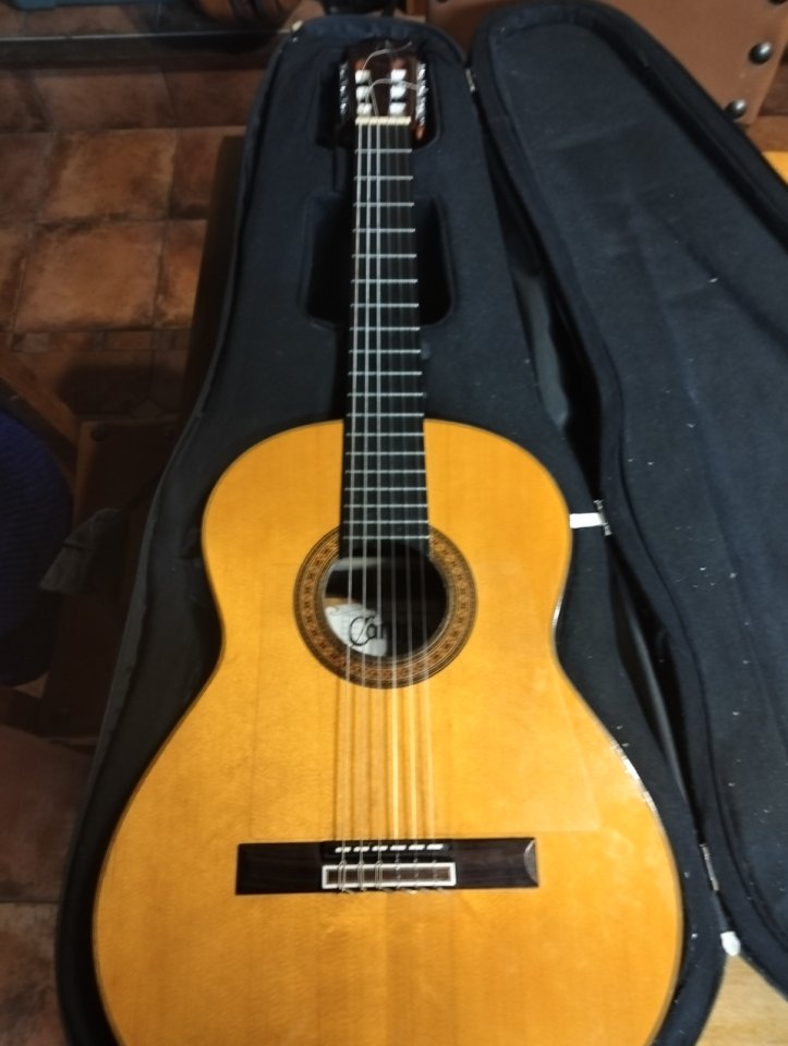 Guitarra hermanos camps flamenca amplificada